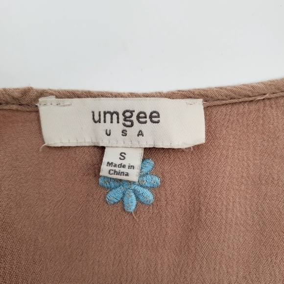 Umgee Floral Embroidered Boho Tunic Top - Picture 6 of 9